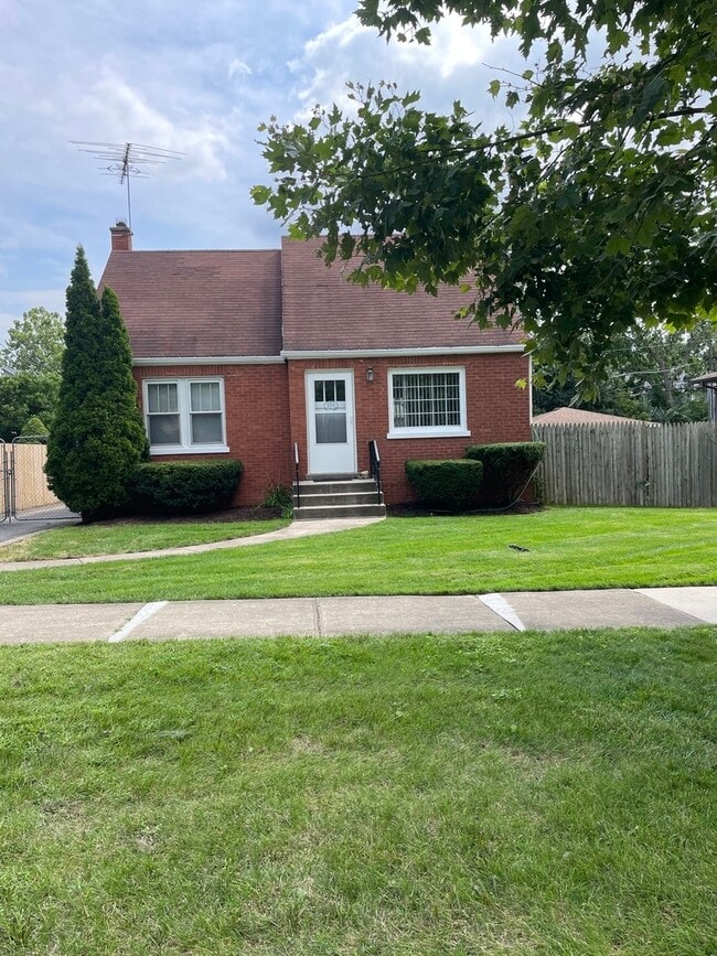 Building Photo - 111 N Wilmette Ave