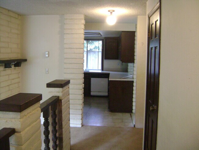 Building Photo - 735spr