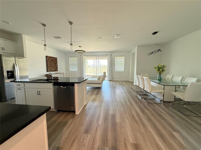 Foto del edificio - 2729 Sweet Acacia Dr