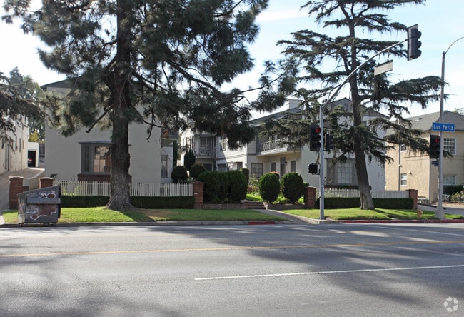 Building Photo - 4030-4054 Los Feliz Blvd
