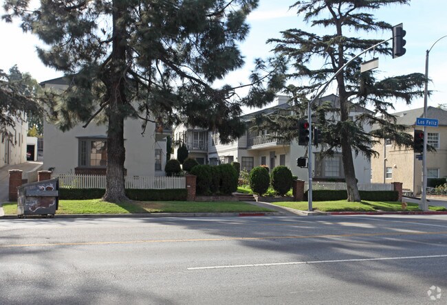 Foto del edificio - 4030-4054 Los Feliz Blvd
