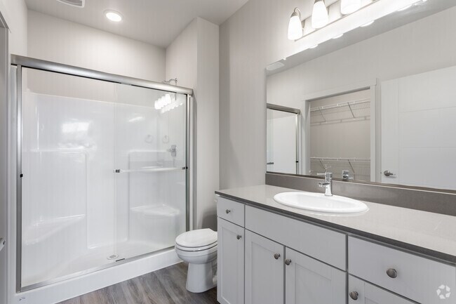 2BR, 2BA - 1,045 SF - 5 Points Apartments