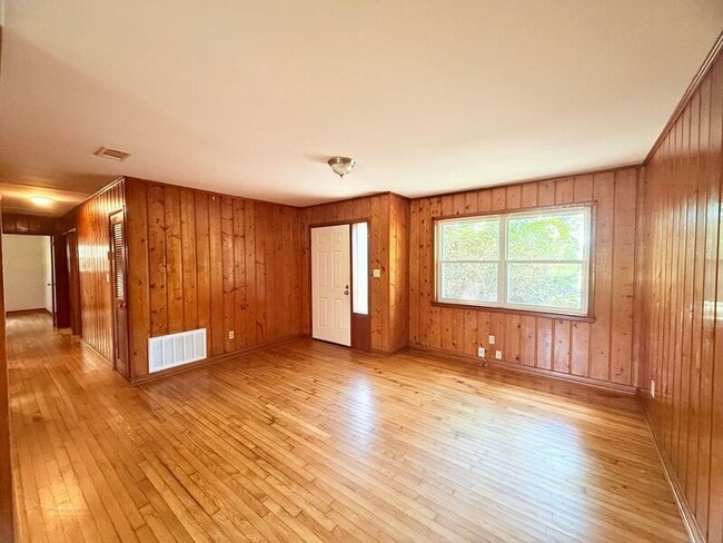 Building Photo - 8785 Jernigan Rd