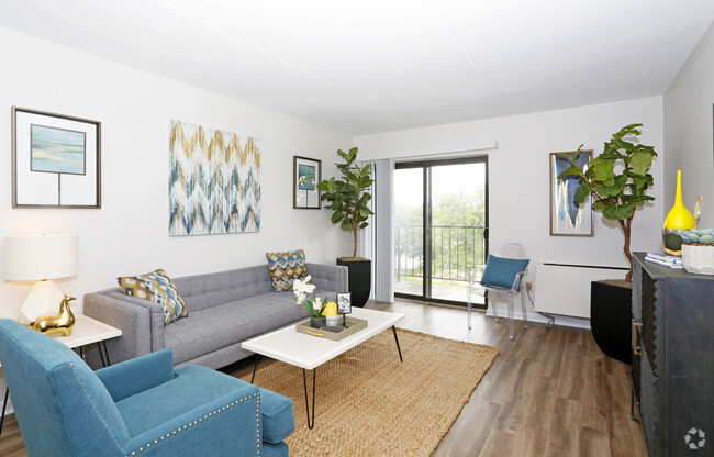 1BR,1BA,748 - Laurel - Mandalane