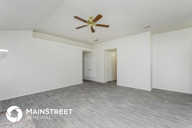 Foto del edificio - 10917 Ives St