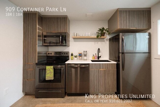 Building Photo - 909 Container Park Ln