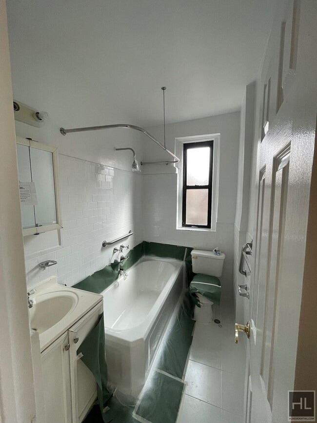 Building Photo - BROADWAY