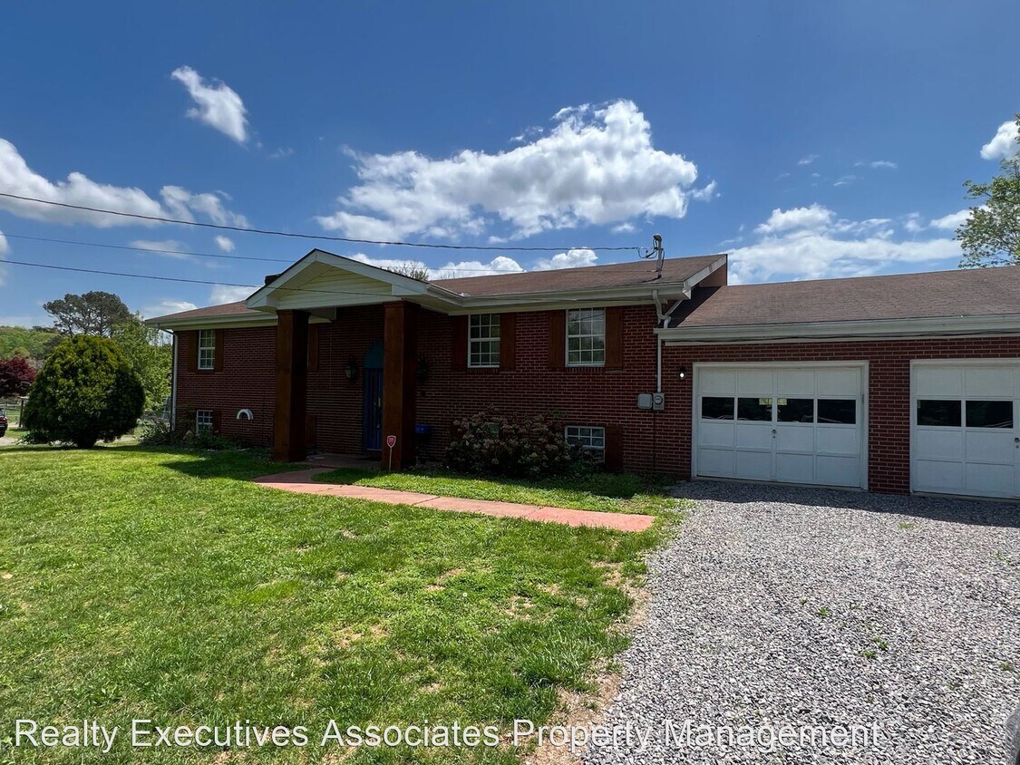 Foto principal - 5 br, 3 bath House - 1243 Laurel Road