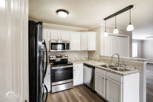 Building Photo - 113 Golf Club Cir