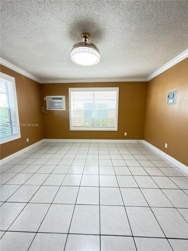Foto del edificio - 7336 Carlyle Ave