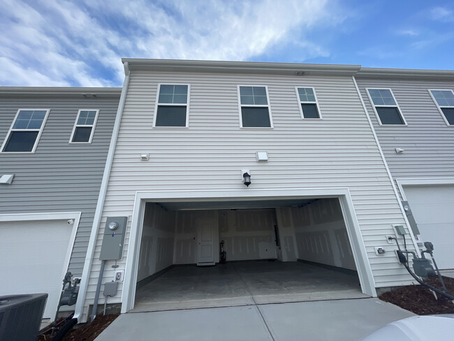 Foto del edificio - Room in Townhome on Kasota Ln