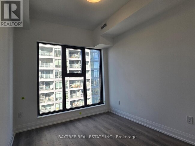Building Photo - 20 Soudan Ave