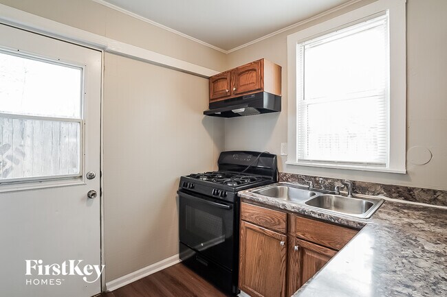 Foto del edificio - 113 N Metropolitan Ave