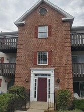 Building Photo - 620 Manatawny St