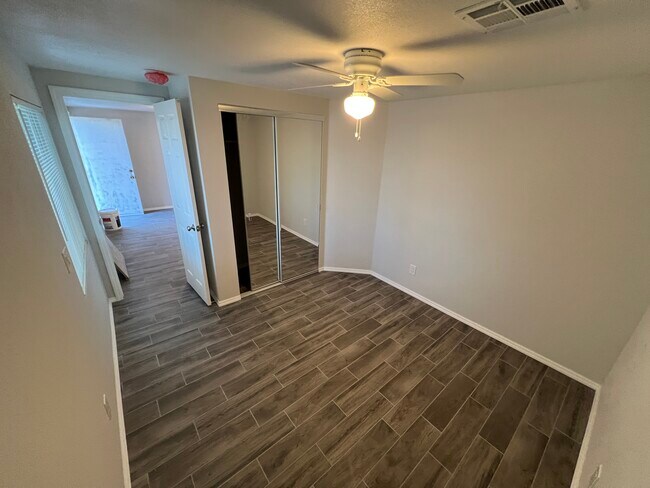 Building Photo - 441 E Brady St