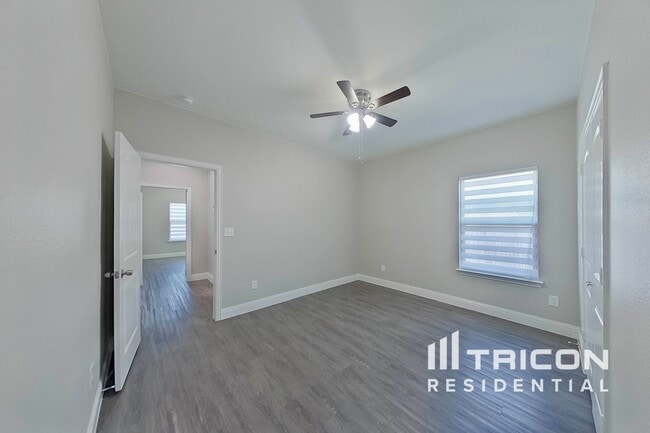 Foto del edificio - 1908 Carrington Dr