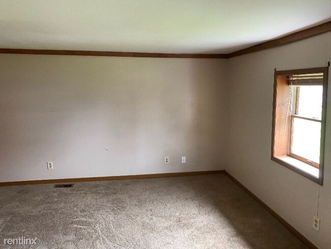 Building Photo - 2 br, 1 bath Apartment - 919 Harding Way E