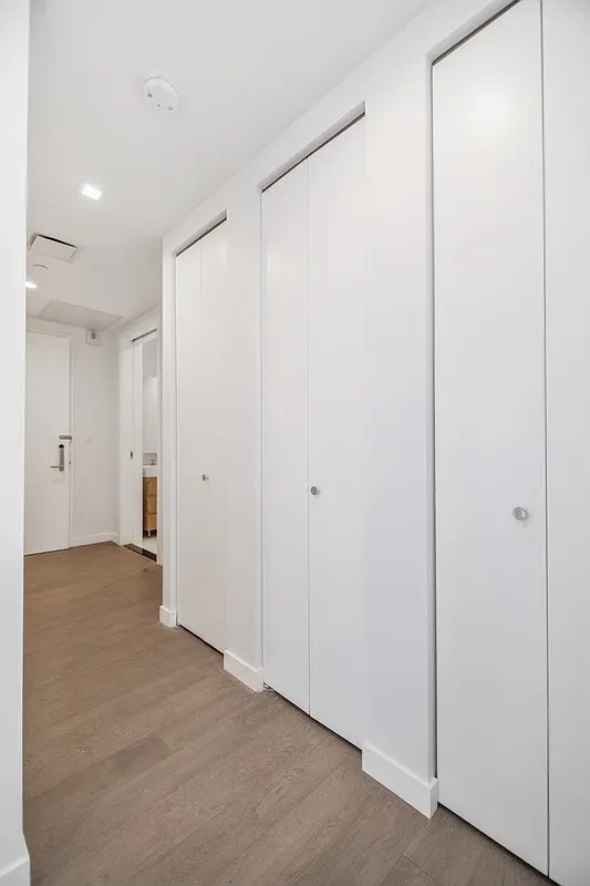 Foto del edificio - 200 E 23rd St