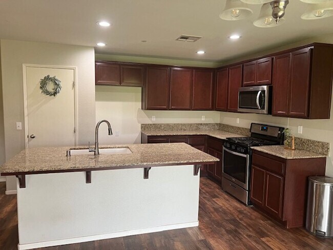 Foto del edificio - Move in Ready Beautiful home!