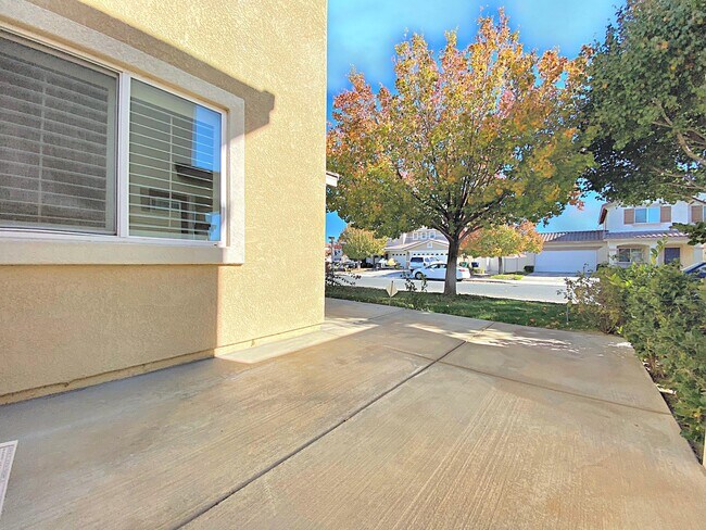 Building Photo - 37145 Populus Ave