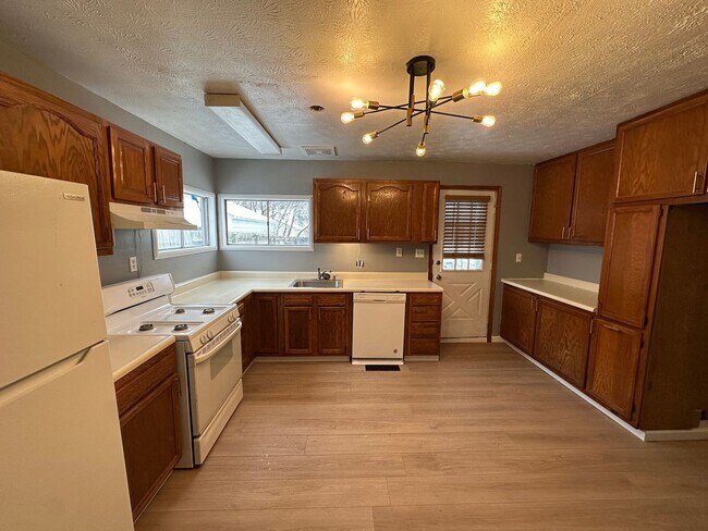 Foto del edificio - 294 N Edgehill Ave