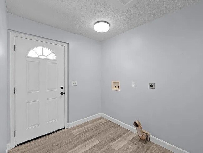 Foto del edificio - 837 Bear Creek Rd