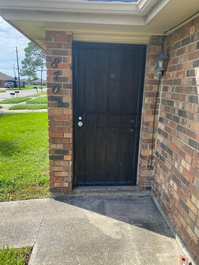 Building Photo - 8703 Dinkins St