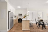 Primary Photo - Bright Modern 2 bed 2 bath in North London