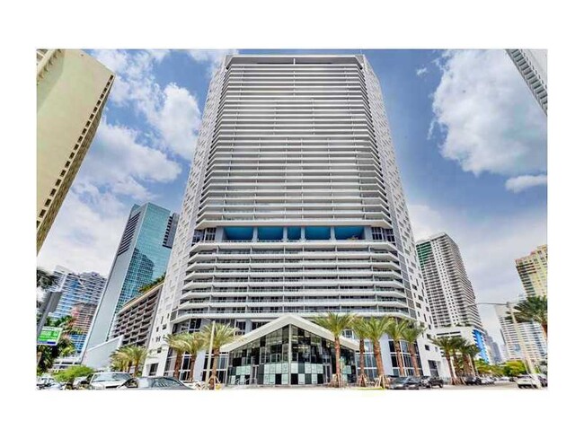 Foto del edificio - 1300 Brickell Bay Dr