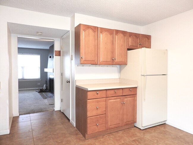 Foto del edificio - 9370 E Girard Ave