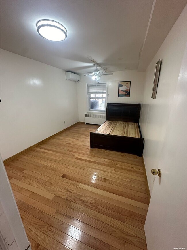 Foto del edificio - 65-51 Booth St
