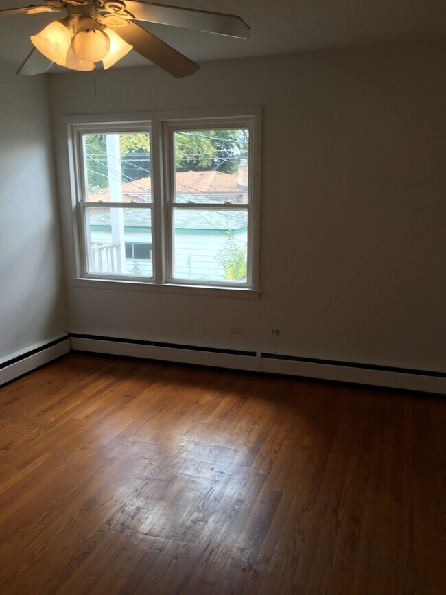 Building Photo - 8248 W Forest Preserve Dr