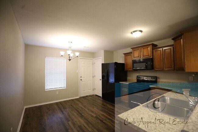 Building Photo - Beautiful 3 bed / 2 bath home with fenced back yard - Nettleton!!