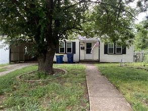 Building Photo - 207 S Berry St