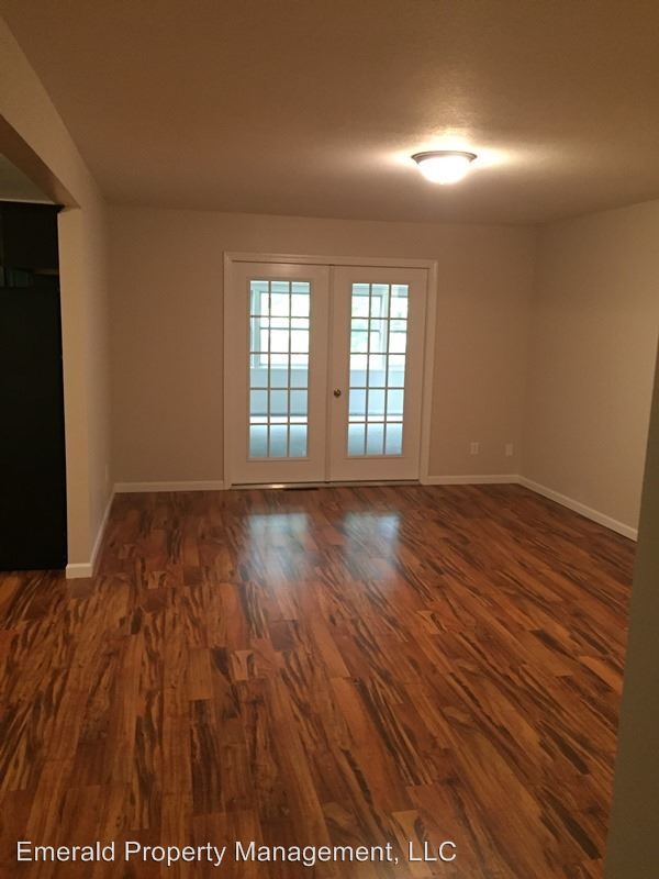 Building Photo - 1736 Vaughn Dr