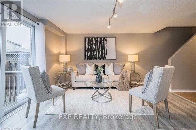 Photo du bâtiment - 27 Max Becker Dr