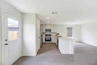 Building Photo - 10824 Red Orchid Dr