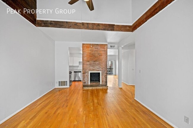 Photo - 12 W Hollister St Apartment