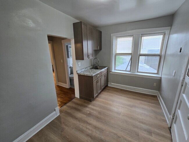 Foto del edificio - 4831 N Springfield Ave