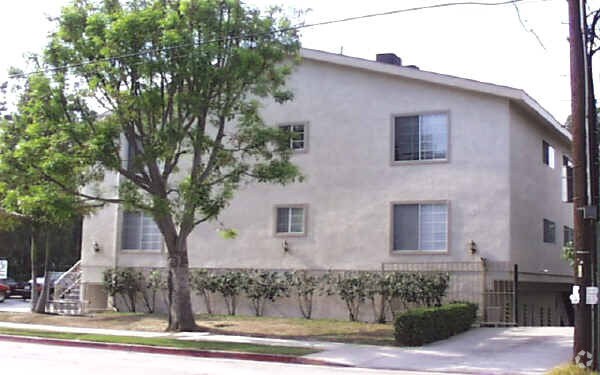 Building Photo - Coldwater Canyon Apartments