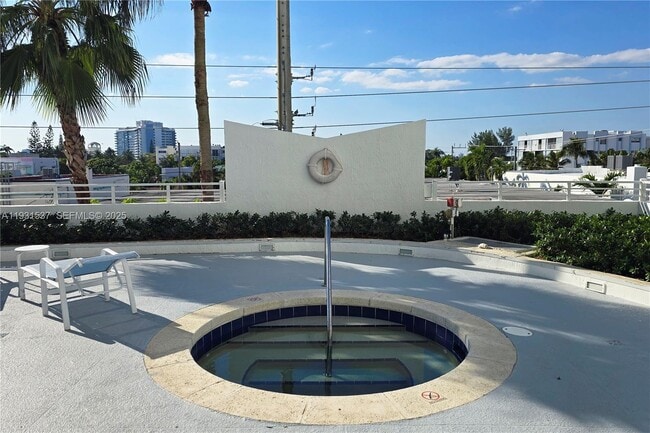 Building Photo - 7600 Collins Ave