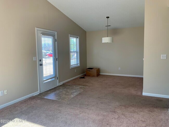 Building Photo - 7308 Vespar Ct