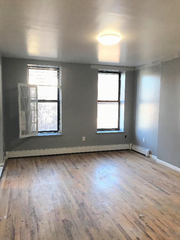 Building Photo - 168 Pulaski St