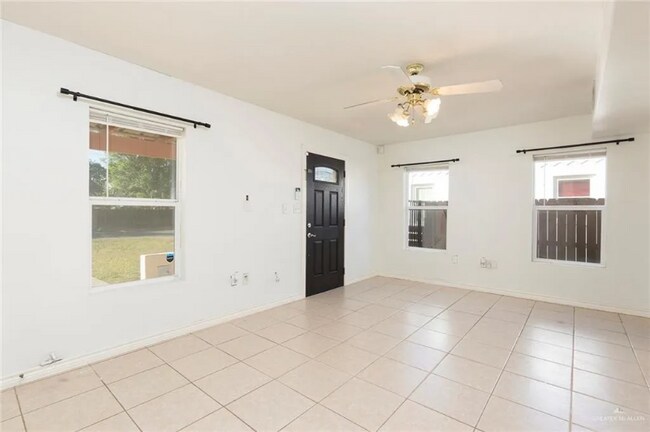 Foto del edificio - 816 Ivy Ave