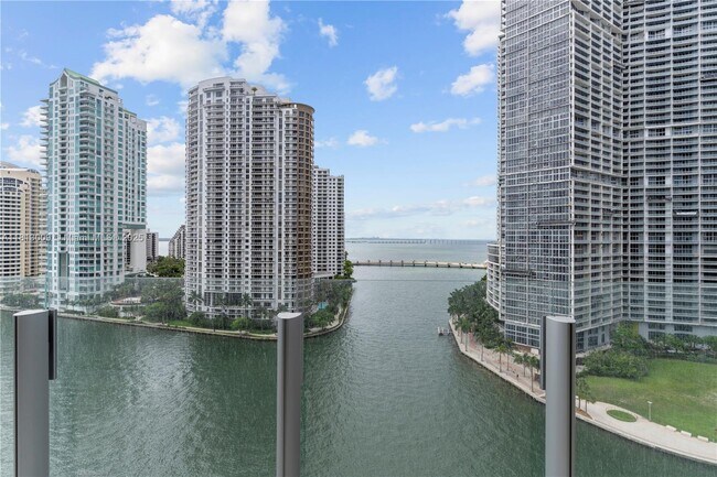 Building Photo - 300 Biscayne Blvd Way