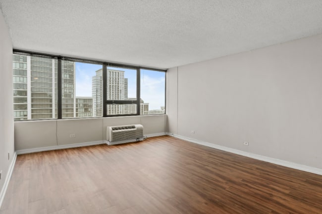 Building Photo - 1221 S Michigan Ave