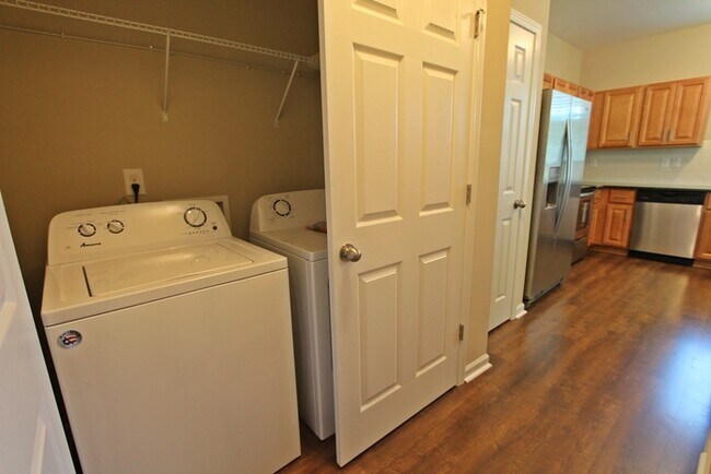 Foto del edificio - Beautiful 3BD/2.5BTH townhome in Northwest...