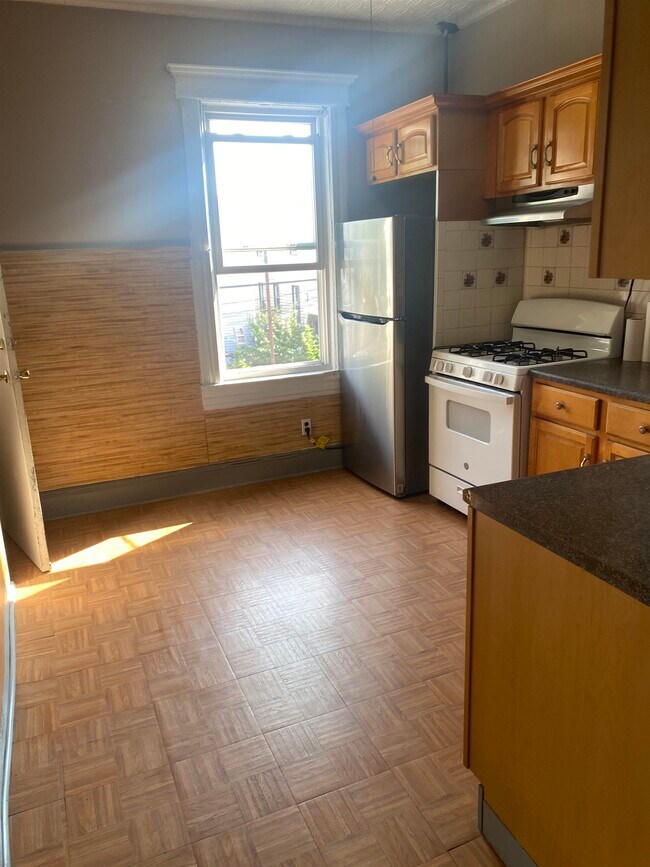 Building Photo - 316 Armstrong Ave