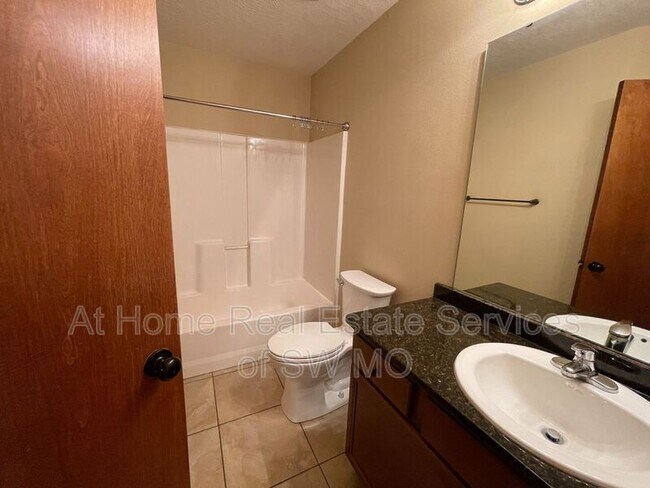 Building Photo - 5269 E Pacific St