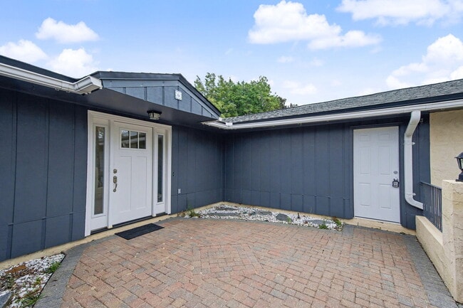 Foto del edificio - 6 Pinehurst Dr